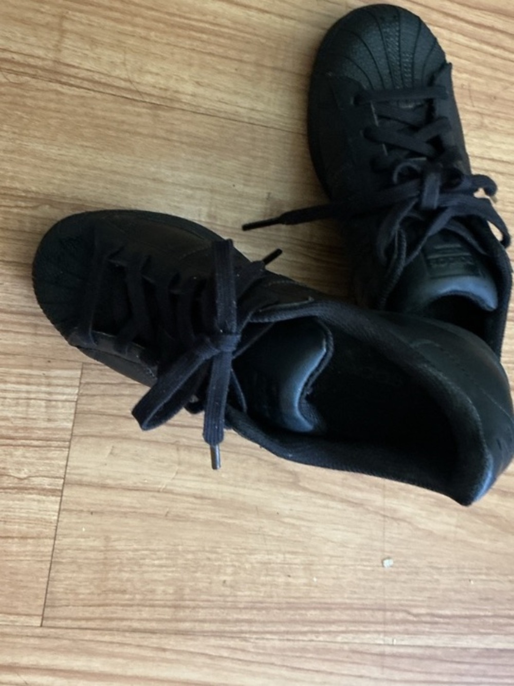 adidas Kids Black Shell-Toe Low-Top Sneakers - Picture 2 of 4